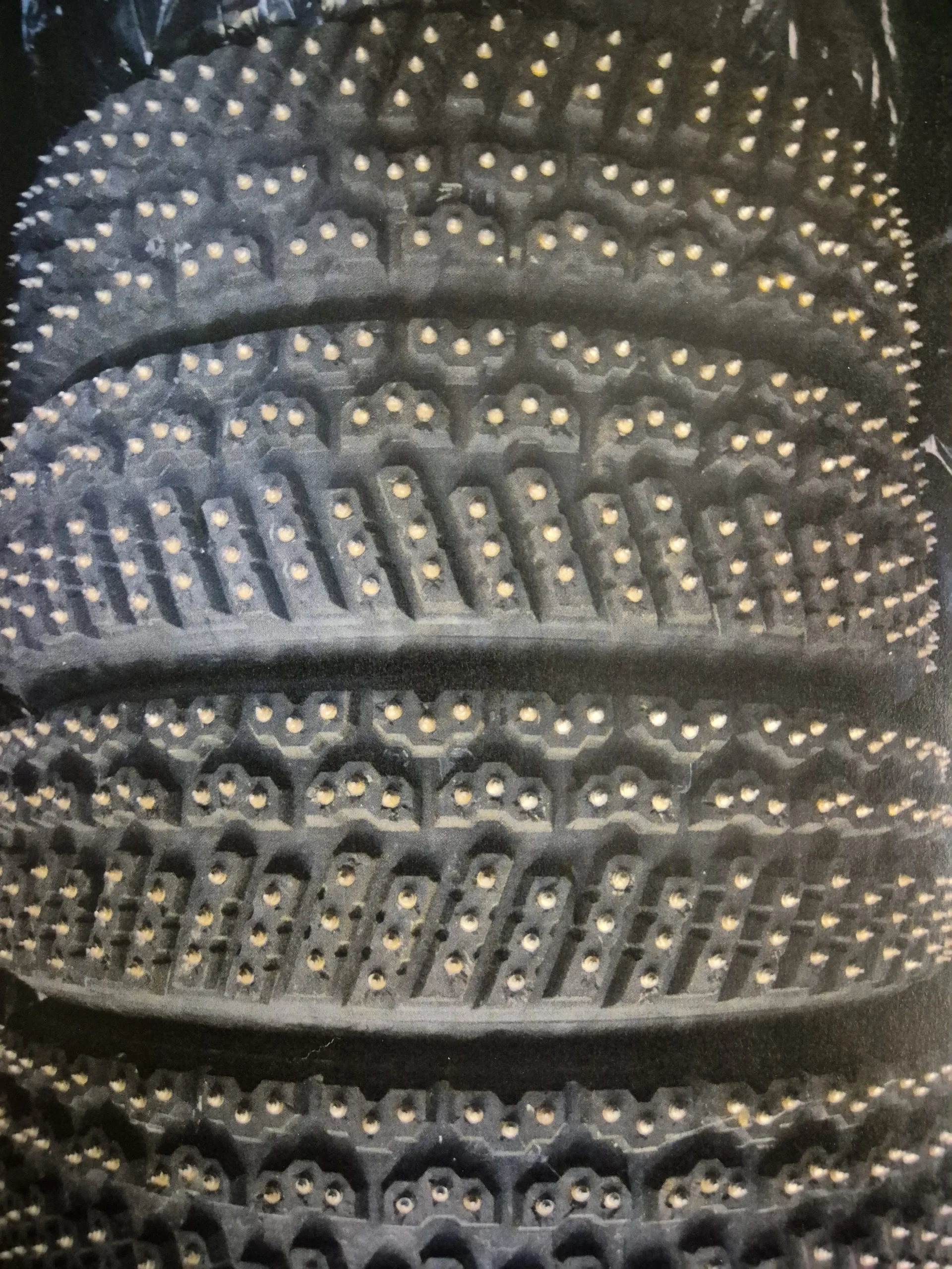 Spikereifen für Rallye-Winter